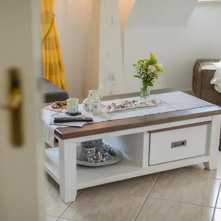 Mit Blick Auf Wasser By Interhome